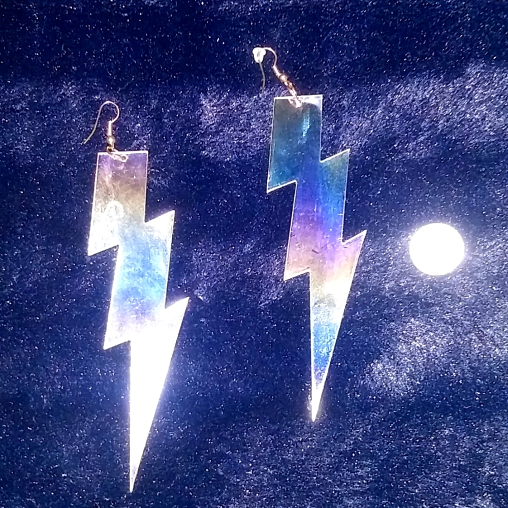 Lightning bolt ⚡ earrings!